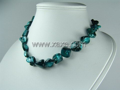 Lovely 15mm shell bead necklace- peacock green Xaxe.com