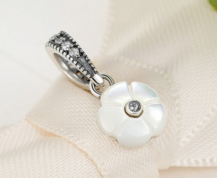 Sterling 925 silver charm white shell flower bead pendant fits Pandora charm bracelet Material Xaxe.com